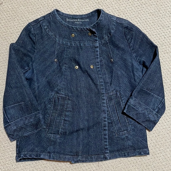 Jean jacket - Picture 1 of 4